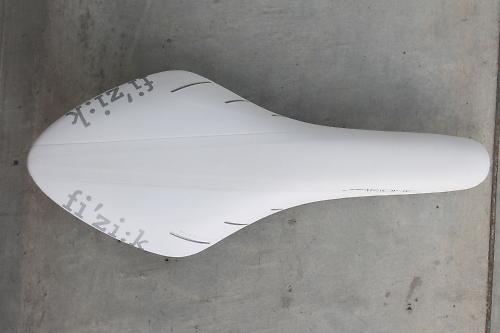 Fizik arione r1 hot sale carbon saddle